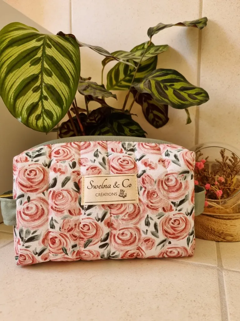Trousse de toilette roses roses