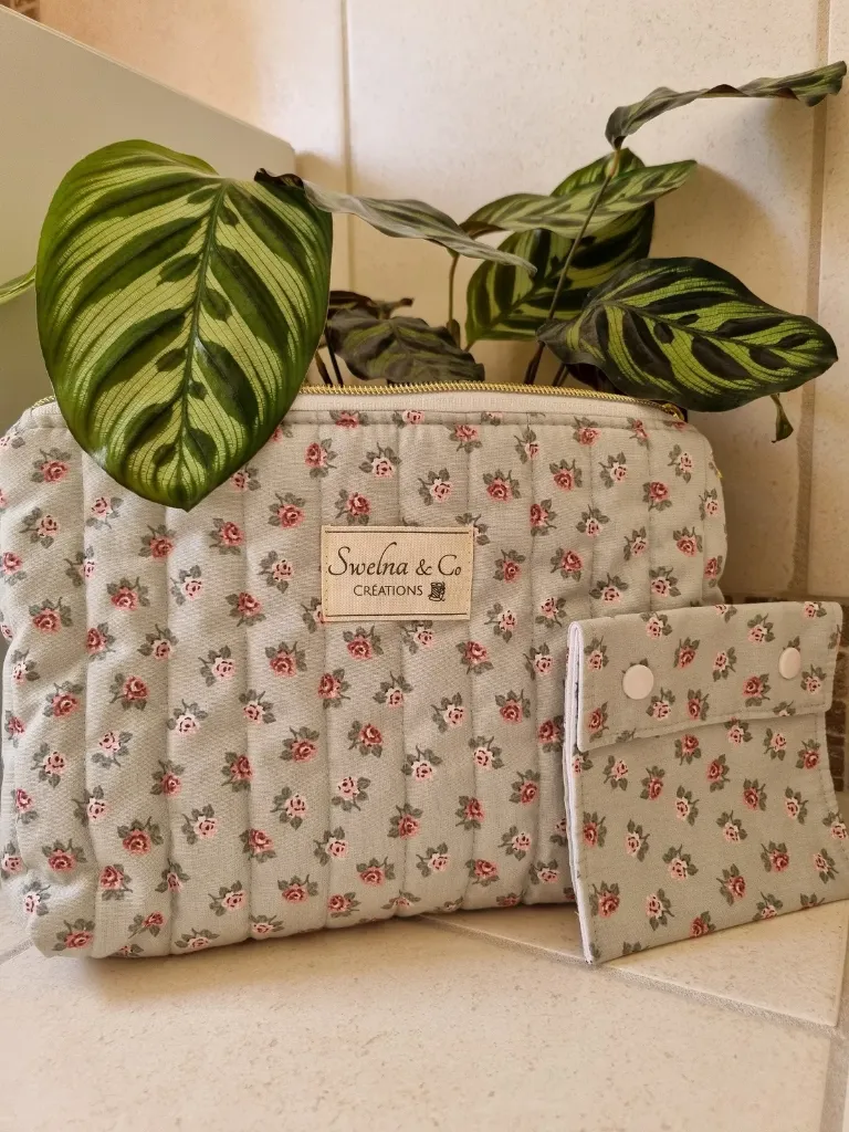 Trousse plate roses (Sans pochette à savon)