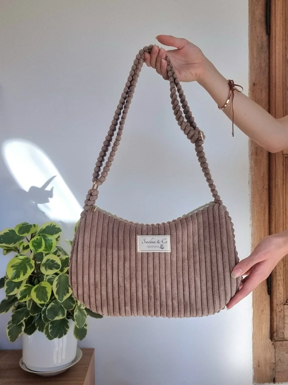 Demi-lune beige à pois