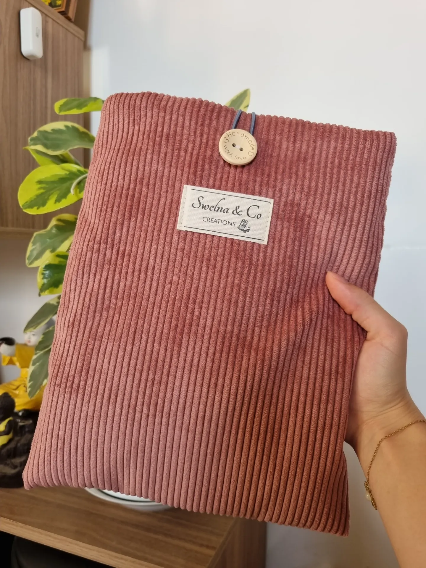 Pochette à livre grand format réservée pour Camille G.